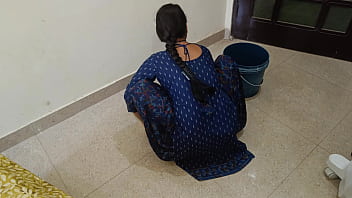 गाँव की देसी सिस्टी का पहली बार का कड़क सेक्स, स्टेप-ब्रदर के साथ बेडरूम में जोरदार चुदाई, मुंह में लंड चूसते हुए रोमांस भरा माहौल