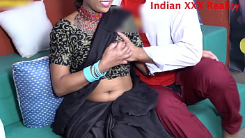 भारतीय सौतेले परिवार में गर्म माँ और जवान बेटे का जंगली संबंध