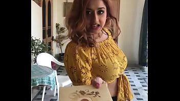 बिना ब्रा की देसी चुटिया सेक्सी