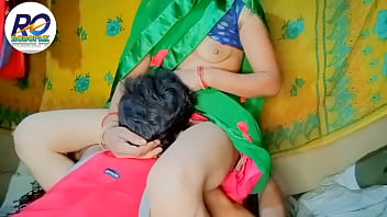 शिक्षिका और छात्रा की गर्मागर्म चुदाई, हरी साड़ी उतारते हुए उंगलियों का खेल, साफ हिंदी आवाज़ में रोबोप्लेक्स एक्सएक्सएक्स