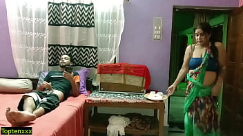भारतीय गर्म युवती का सेक्सी अंटी के साथ जबरदस्त रोमांस, हिंदी आवाज़ में