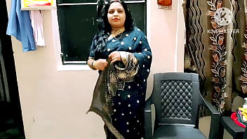 भारतीय देसी भाभी पड़ोस के लड़के के साथ जंगली रात