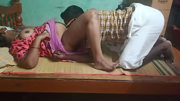 गांव की देसी आंटी का सेक्सी होममेड वीडियो