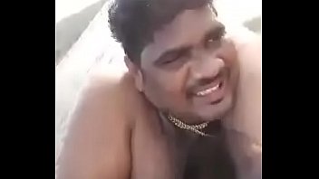 తెలుగు ఆడపిల్ల యొక్క రహస్య స్థలాన్ని నాకే తెలుగు మగవాడు నాకుతున్నాడు… ఆ తెలుగు మాటల ధ్వనితో ఆనందిస్తున్నాను