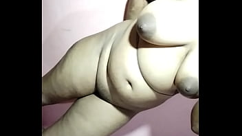 गाँव की छात्रा और देहाती आंटी का कामुक जंगली संभोग
