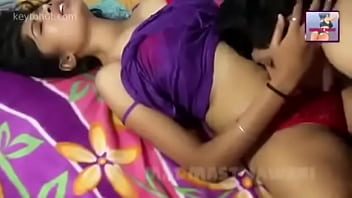 भड़कीली देसी हसीना