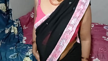 भारतीय सेक्सी नौकरानी के बड़े बूब्स देखकर सपने में ही खो गई देसी बीवी